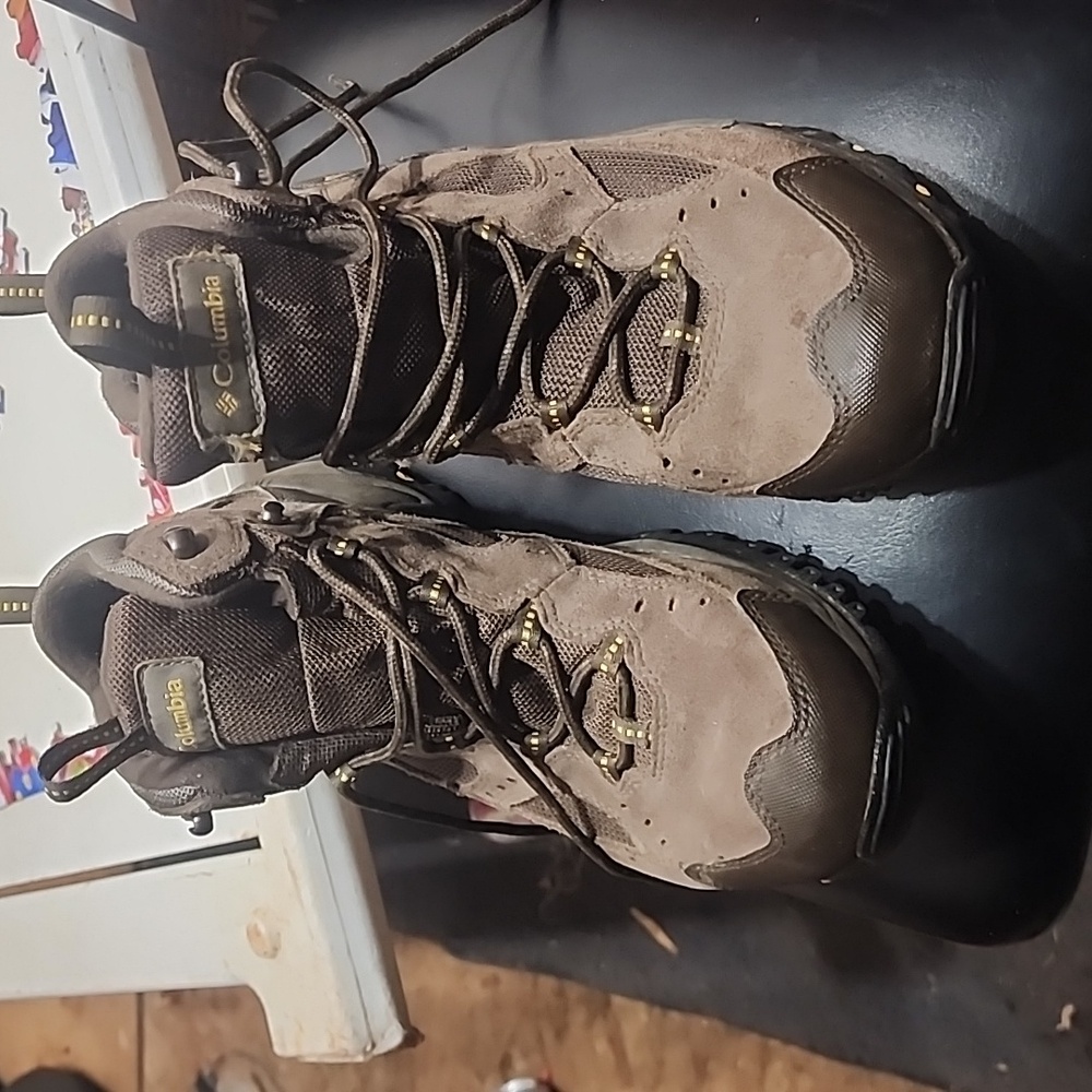 Columbia hiking boots